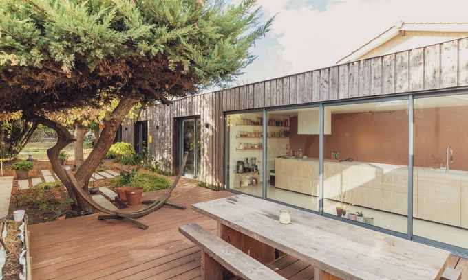 Lormont Casa | Elegance Architecturale et Harmonie: Maison Design Avec