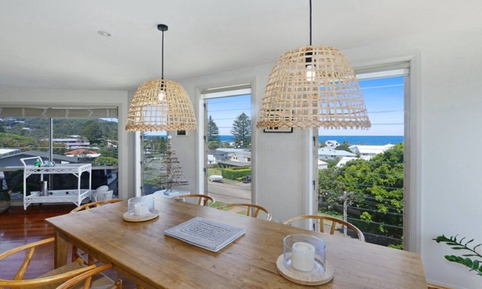 North Avoca Casa | Elegance on Elgata - Bright and Breezy