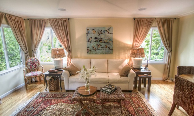 Northeast Carmel Casa | Elegancia y serenidad y un corto paseo a la ciudad