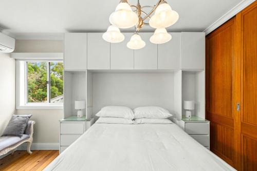 Balmain Casa | Elegant 1-Bed with Study by Balmain Wharf