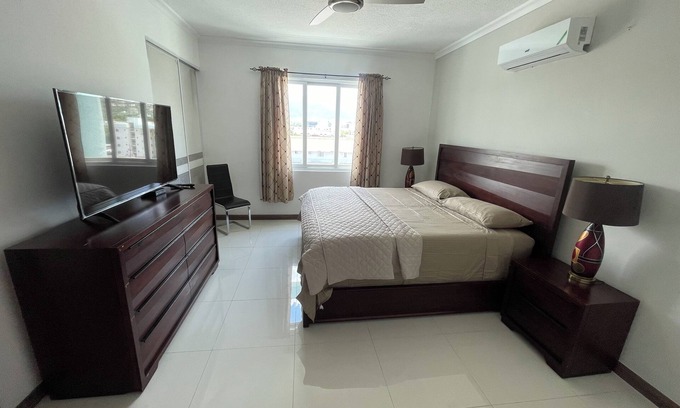 Eden Gardens Apartamento | Elegant 1-bedroom apartment in the heart of New Kingston with roof top pool