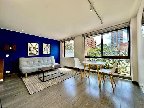 Chico Reservado Apartamento | Elegant 1-Bedroom Duplex in Parque 93