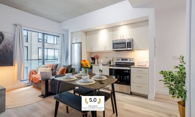 Cite Multimedia Apartamento | Elegant 1BR Retreat | Chic Stay in Old Port