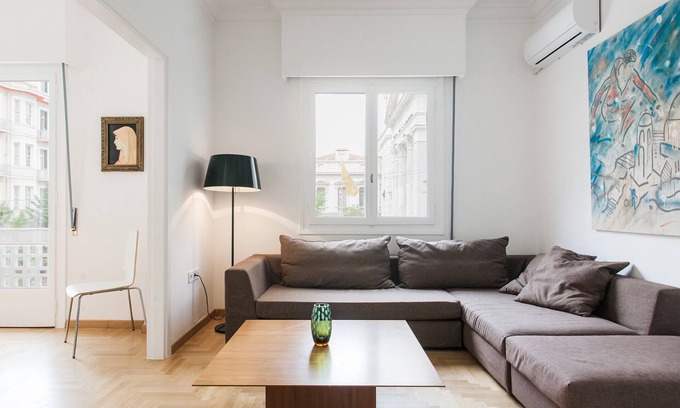 Omonia Apartamento | Elegant 2 Bedroom 2 Bathroom Apartment in Athens Vibrant Centre! VL5