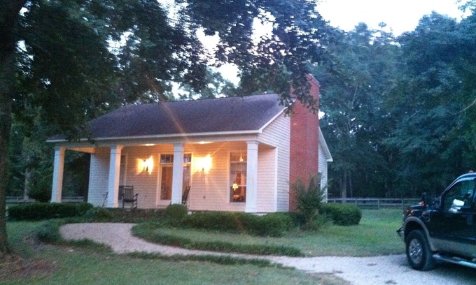Monticello Cabaña | Elegant 2 Bedroom, 2 Bath Guest House close to Tallahassee. Whole Home Generator