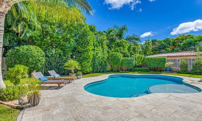 Southwest Casa | Elegant 2BR/2BA | Beach & Downtown Nearby