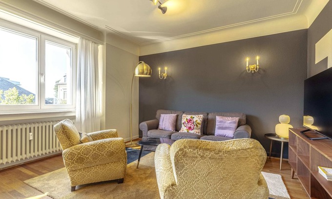 South Bonnevoie Apartamento | Elegant 2BR in Luxembourg with Balcony & WiFi