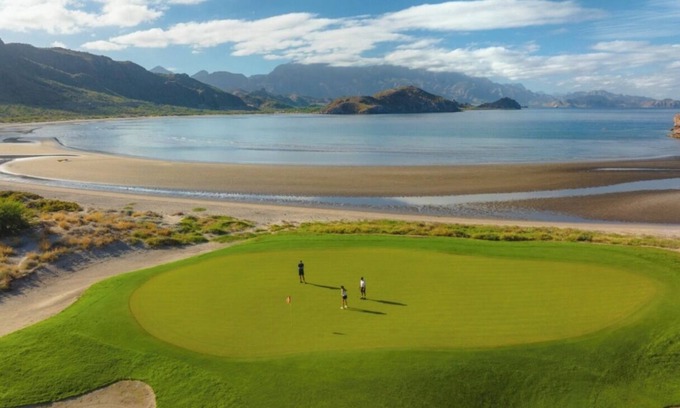 Loreto Complejo | Elegant 2BR Penthouse in Loreto with Ocean Views & Golf Access