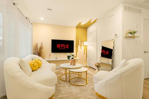 Niagara Falls Apartamento | Elegant 2BR Suite with Parking, Only 7 Mins to Niagara Falls and Sleeps 4 Guests