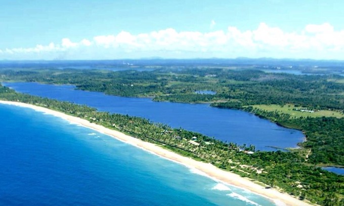 Marau Casa | Elegant 2nd floor house ocean front, secluded beach and fresh water lake