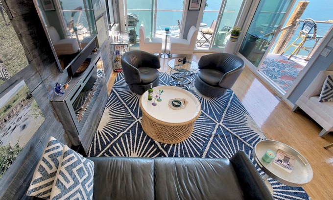 Marin City Alquiler De Eote | Elegant 3-bedroom 3 Bath Floating Home in deep water with amazing bay views!