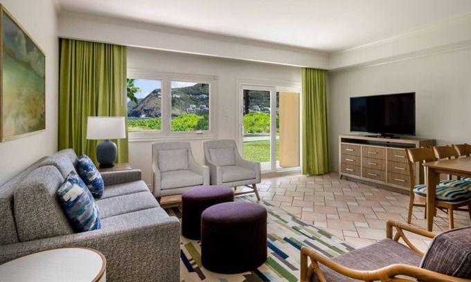 Frigate Bay Apartamento | Elegant 3 BD Villa with Oceanside near Gold Club