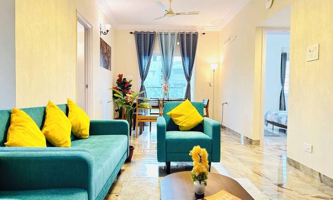 Serilingampally Apartamento | Elegant 3BHK Apt near Gachibowli w/All Amenities