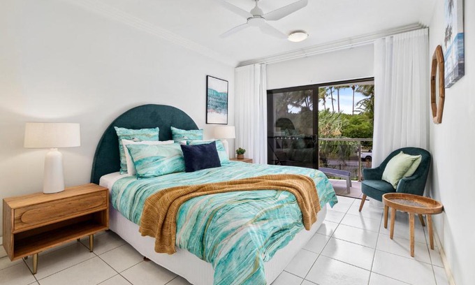 Cairns North Apartamento | Elegant 3BR Cairns Esplanade Apartment with Pool