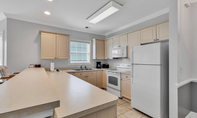 Central Myrtle Beach Condominio | Elegant 3BR Condo at Magnolia Pointe