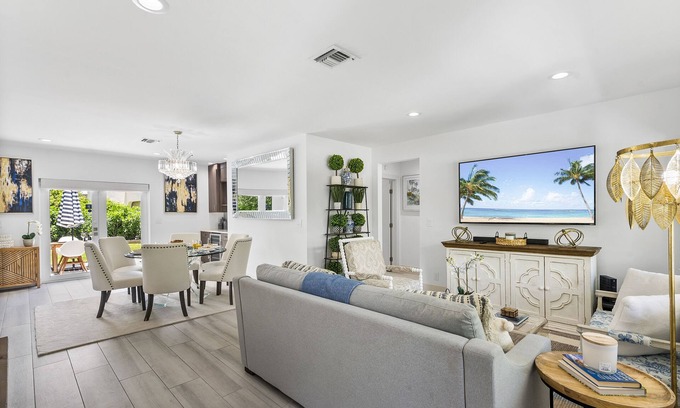 Old Northwood Casa | Elegant 3BR Getaway w/ Pool, Near WPB Hotspots