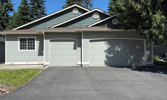Rathdrum Casa | Elegant 4-bedroom Golf Course Retreat with Private Beach Access