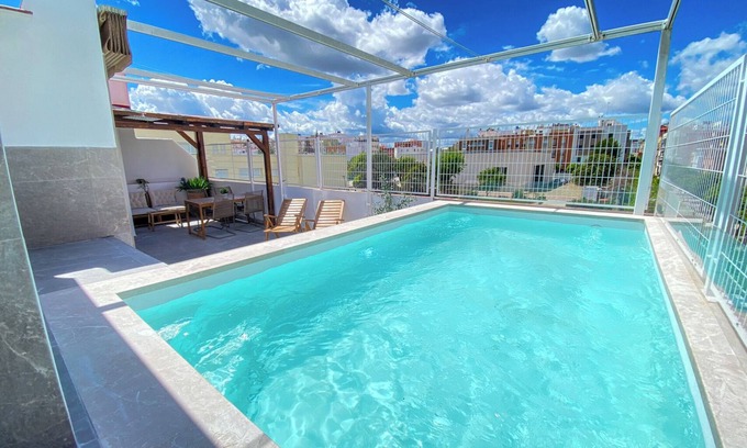 Nervion Casa | Elegant 4-Story Home with Private Pool in Nervión close to metro