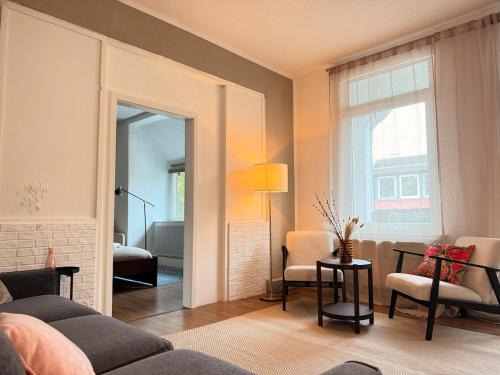 Burgeresch Apartamento | Elegant 4BR Apartment near Citycenter with Balcony