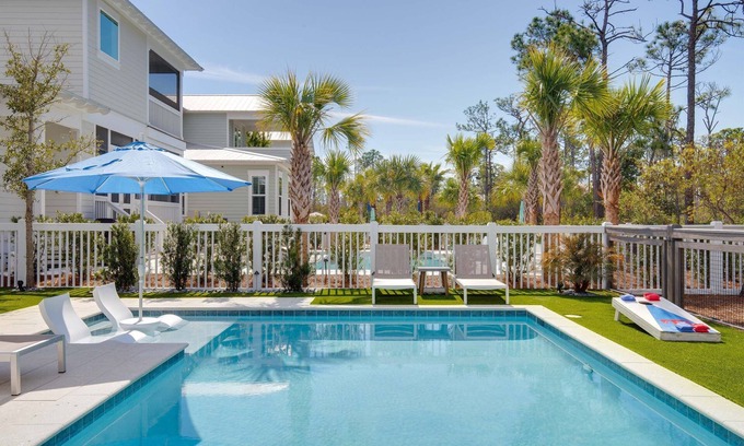 Santa Rosa Beach Casa | New Listing Sea Dreamer 30A Private Pool! Free 5 Bikes! 6-Seater Golf Cart!