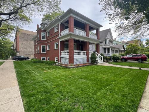 Rogers Park Apartamento | Elegant and Chic 2Bed 2Bath steps from the lake!