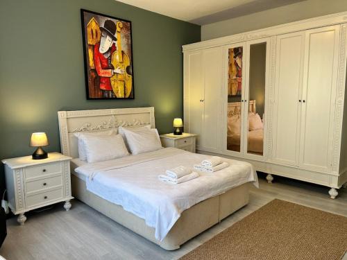 Gumussuyu Mahallesi Apartamento | Elegant and Cozy 2BR with Balcony near Taksim