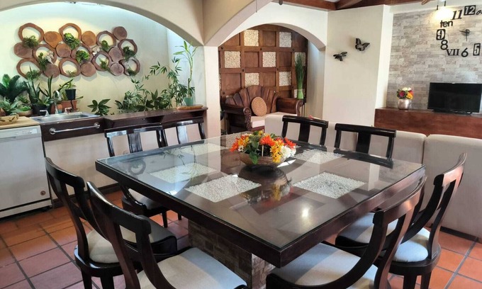 Ciudad Cariari Casa | Elegant and cozy house, Air conditioning, near by the Airport
