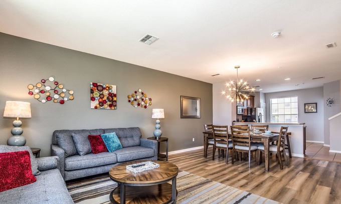 Florida Central Atlantic Coast Villa | Elegant and Spacious 3BD Town Home With CDC Standards - Close to Convention Center #3vc007