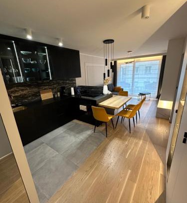 Issy-les-Moulineaux Apartamento | Elegant Apartment Minutes from Paris