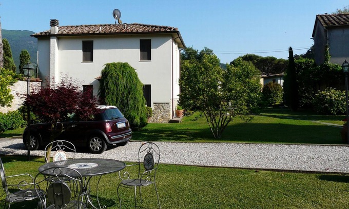 Santa Maria del Giudice Casa | Elegante apartamento en una villa cerca de Lucca, Anna
