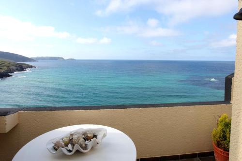 Malpica de Bergantinos Apartamento | Elegant Apartment in Malpica with Sea View