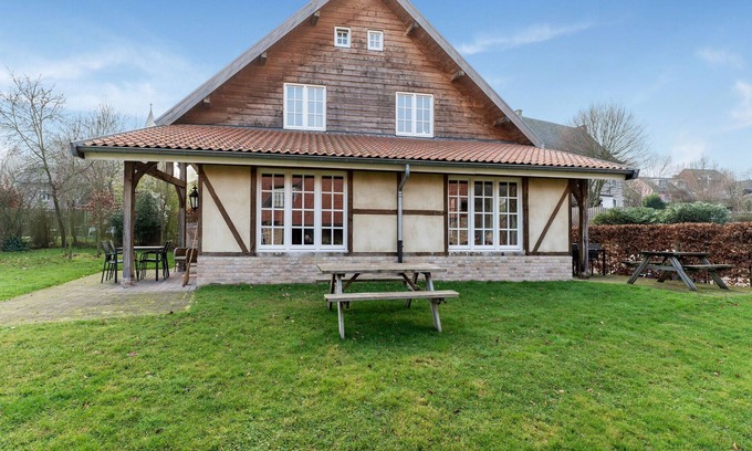 Slenaken Apartamento | Elegante villa con jardín en Slenaken