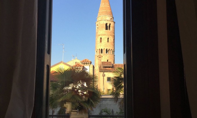 Old Town Casa | Elegante apartamento en el centro histórico de Caorle y cerca del mar.