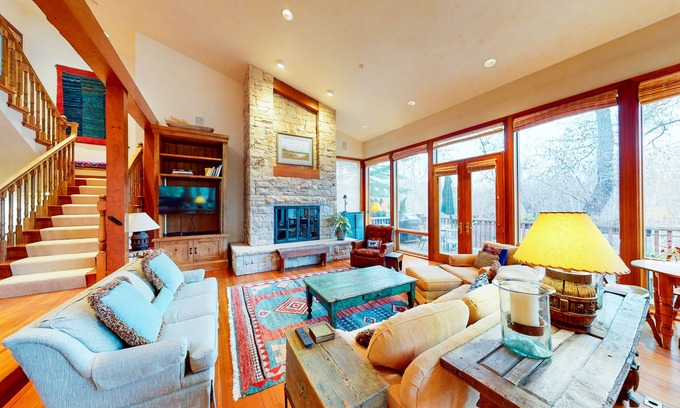 West End Casa | Elegant Aspen townhouse with an inviting deck, fireplace, and washer/dryer