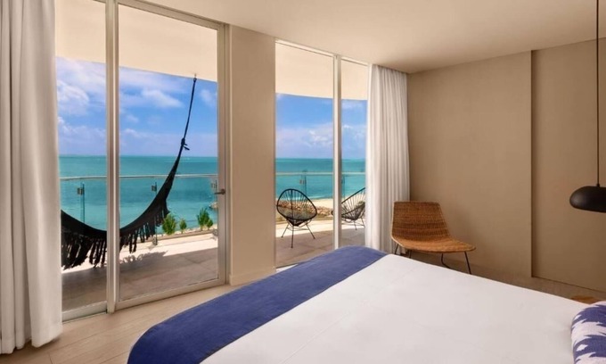 Centro de Cancún Hotel | Elegant Beach Suite w/Spa Access, Swimming Pool & Marina Views Near Golf
