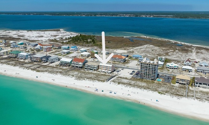 Navarre Beach Casa | Elegant Beachfront Townhome