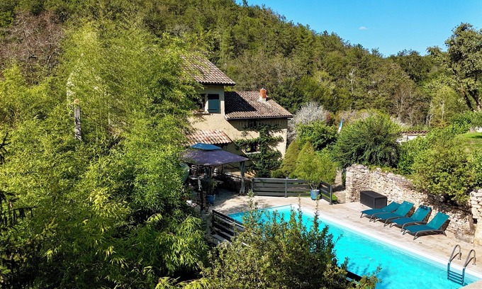 Gavaudun Cama Y Desayuno | Elegant Charm" room in the Périgord countryside (breakfast included)