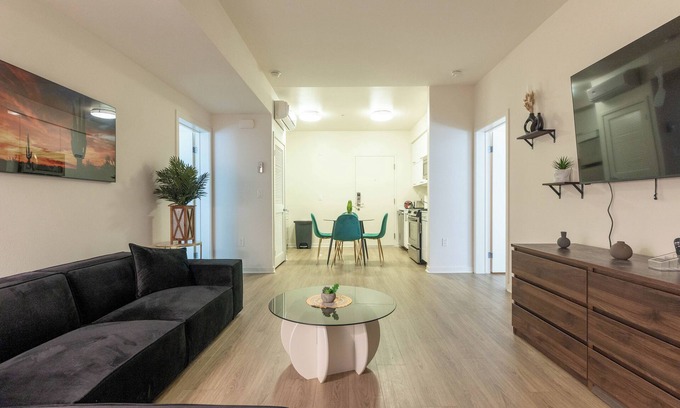Downtown Apartamento | Elegant & Charming 2BR/2BA Apartment