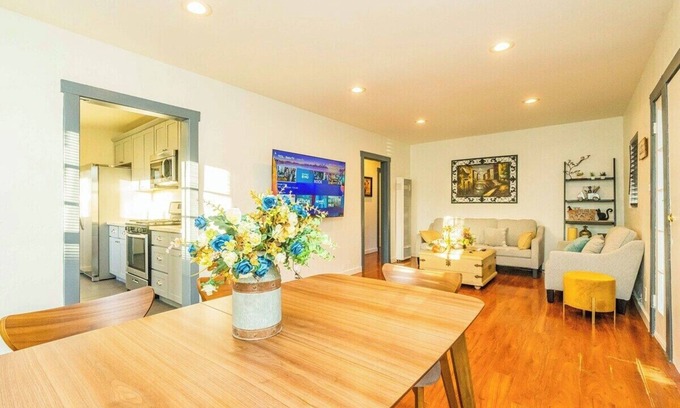 Glendora Casa | Elegant Comfort on Historic Route 66 Attractions