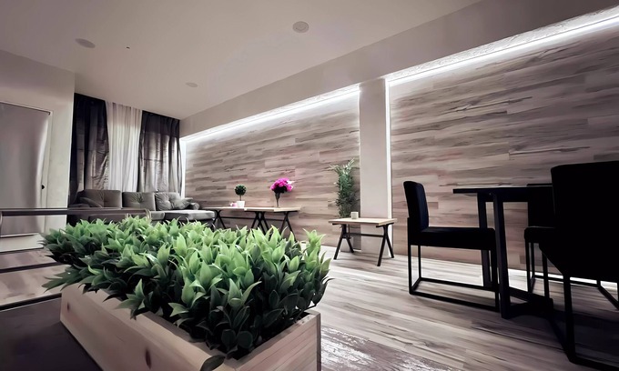 Pacific - Edison Condominio | “Elegant Condo Steps from Americana”