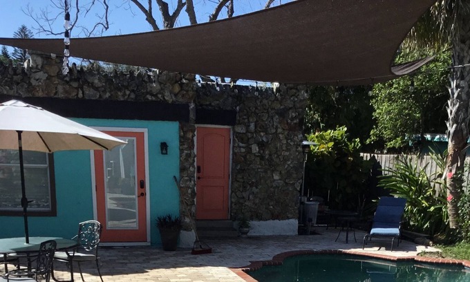 Riverside Heights Casa | Elegant cottage getaway