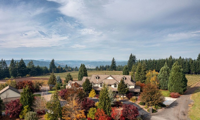 Estacada Casa | Elegant Country Estate on 620 ace timber and Christmas tree farm