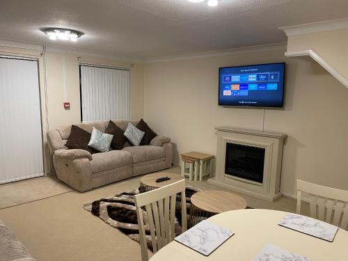 Luton Casa | Elegant Devon