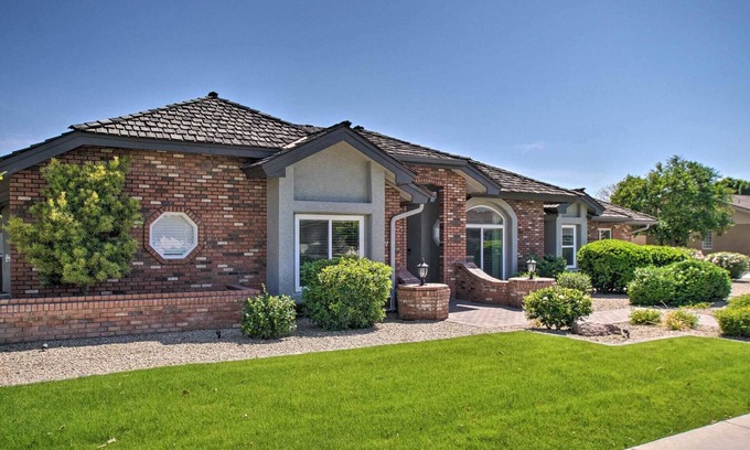 Mesa Casa | Elegant Escape—modern Mesa home conveniently located with private pool!