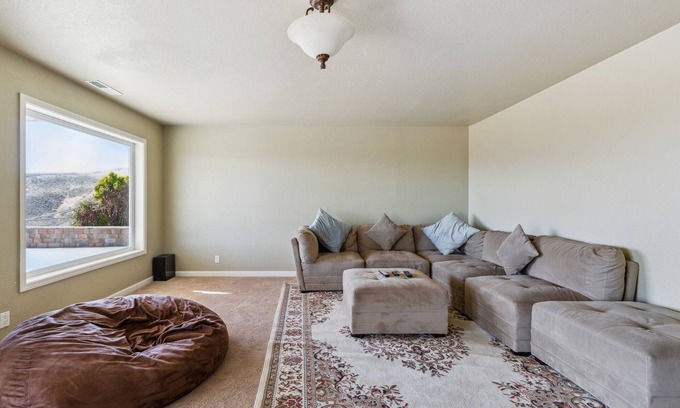 Northeast Reno Casa | Elegant Escape