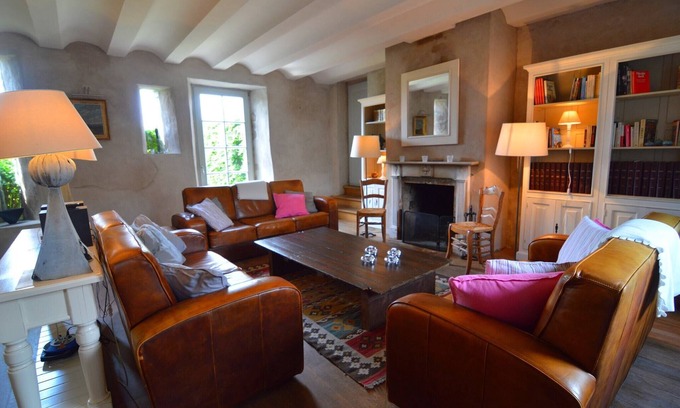 Falaen Casa | Estancia elegante en Maredsous
