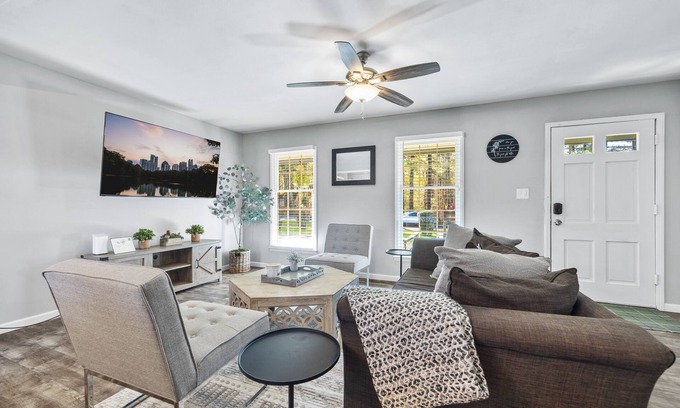 Powder Springs Casa | Elegant Family Living | Mins to 6 Flags & Downtown