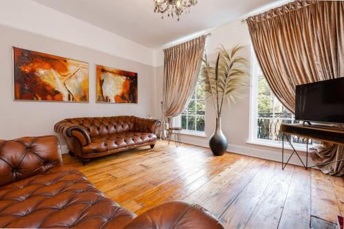 Chinatown Casa | Elegant Georgian Listed Townhouse