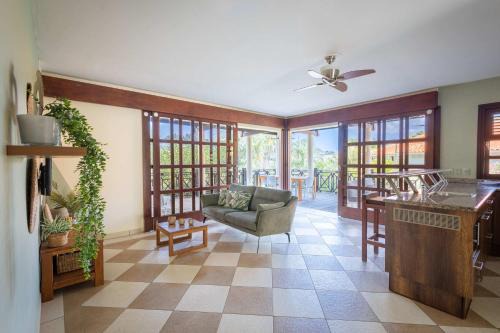 Pietermaai District Casa | Elegant Getaway for Couples & Friends at Blue Bay