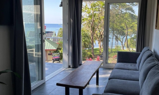 Antoneys Cay Casa | Elegant Guest house walking distance to beach, pool, snorkeling, kayak and more.